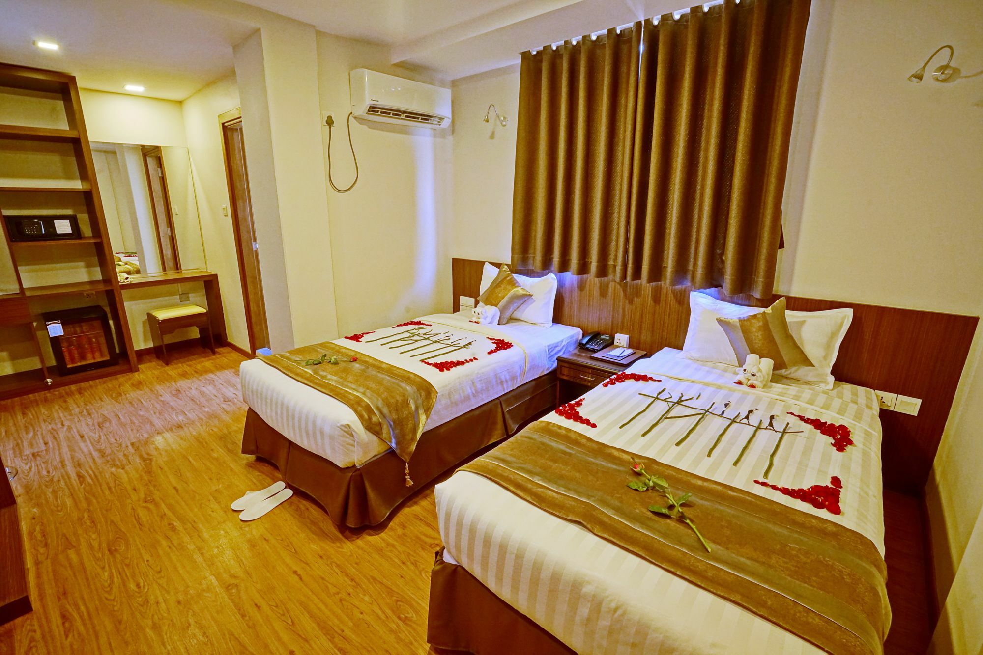 Sanctuary Hotel Mandalaj Kültér fotó